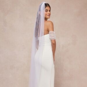 Lulus White Pearl Tulle Long Veil - Chapel length NWT
